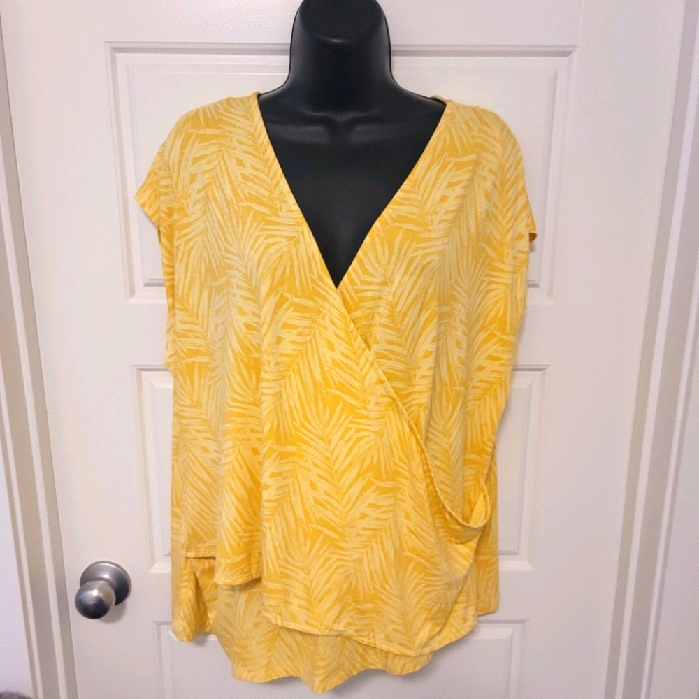 Nice bright top just in time for spring.